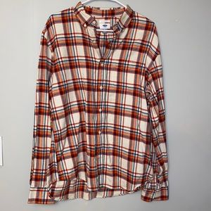 Old navy button down plaid shirt NWT Mens size Large slim fit . Never worn!